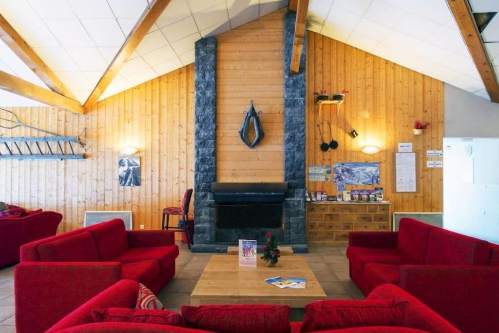 Appartement Cosy: Samoens Retreat with Indoor & Outdoor Pools Exterior photo