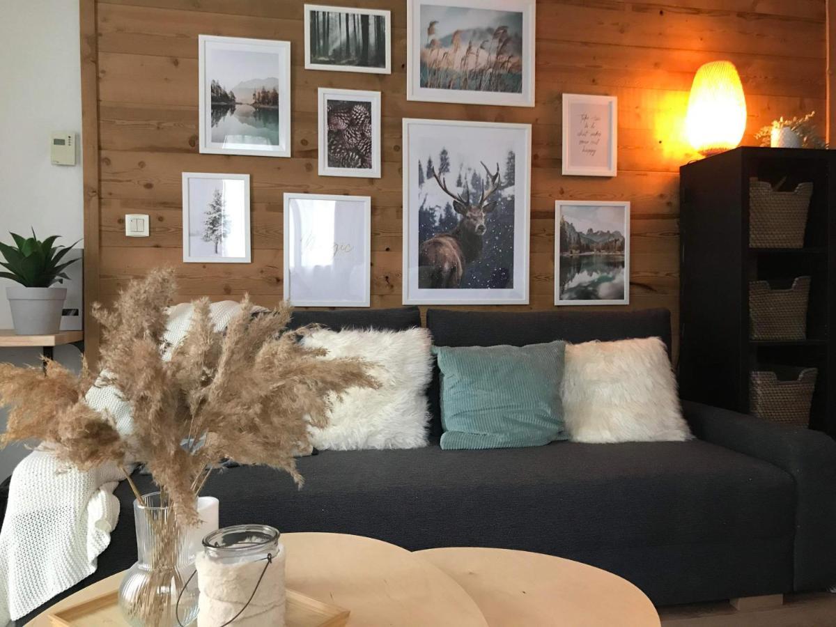 Appartement Cosy: Samoens Retreat with Indoor & Outdoor Pools Exterior photo